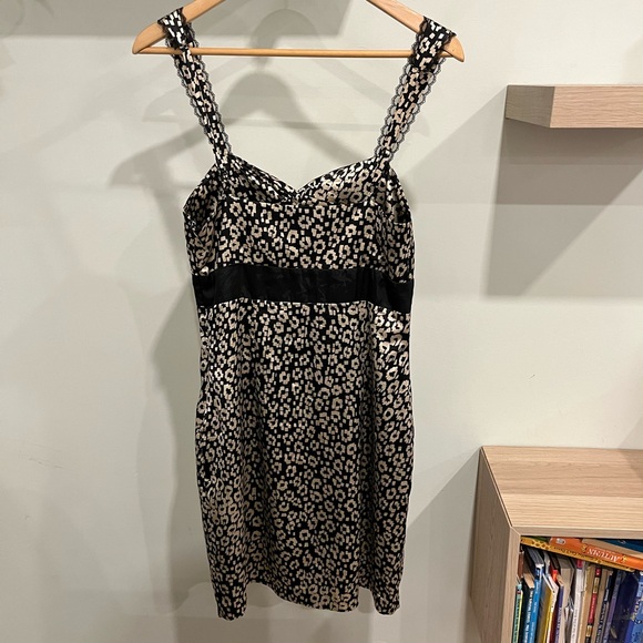 Vintage Guess Fitted Dress - Picture 2 of 6